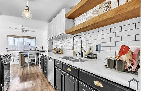 425 E Tabor Ave — Photo 2