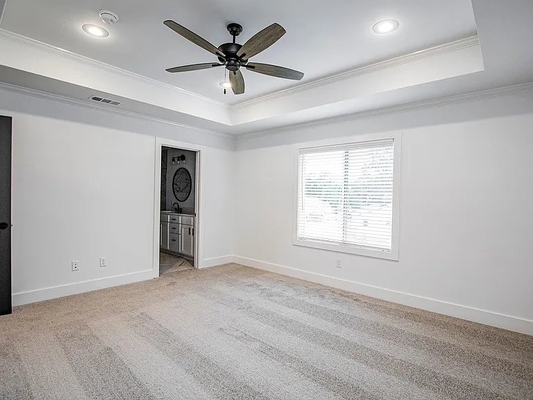 715 N Mount Olive St — Photo 15