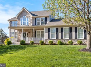 1115 Glen View Dr, York, PA 17403