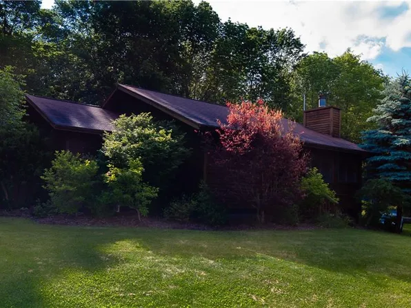 23883 Thornapple Dr, Cambridge Springs, PA 16403