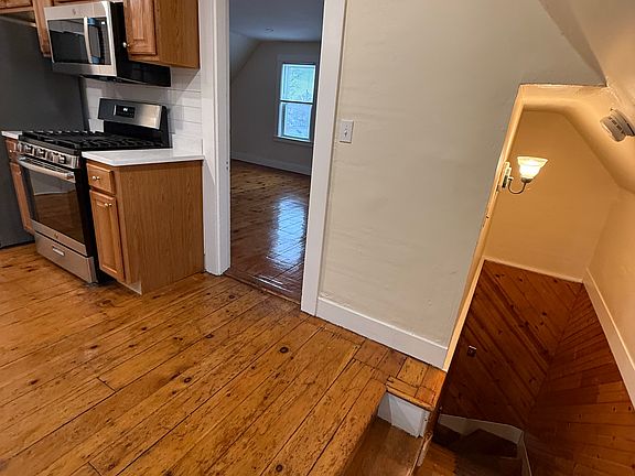 4th image of 25 Osgood St #3