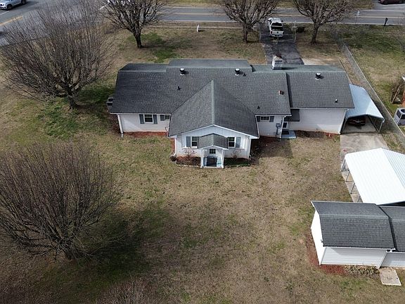 3rd image of 114 Hancock Rd