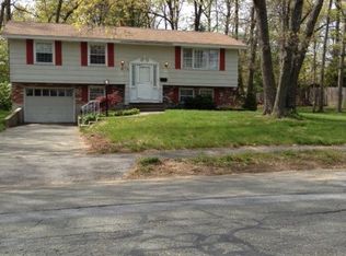 6 Pocahontas Dr, Peabody, MA 01960