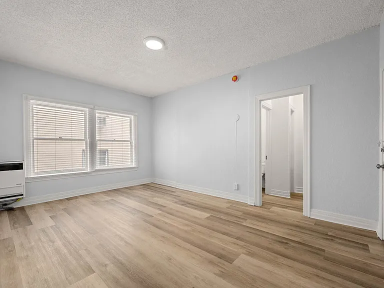 4144 W Adams Blvd #20 — Photo 8