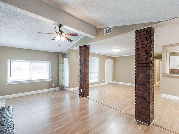 2nd image of 1118 Montclair Dr