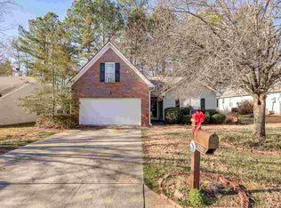 620 Thornbird Cir, Boiling Springs, SC 29316