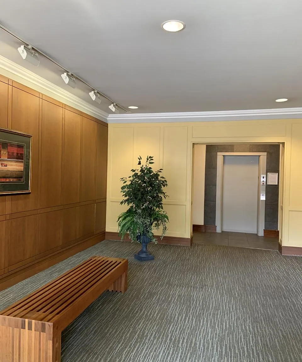 Studio, 468 sqft, $2,050 — Photo 3