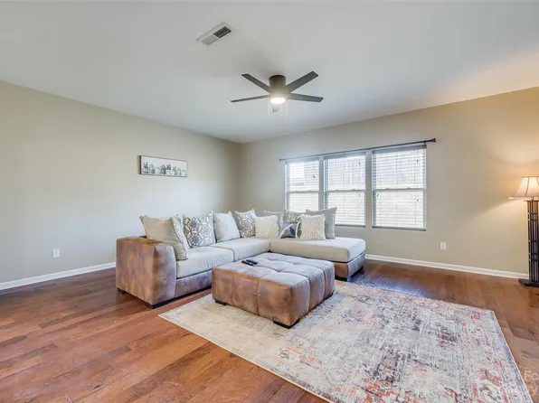 453 Dutch White Dr, Clover, SC 29710