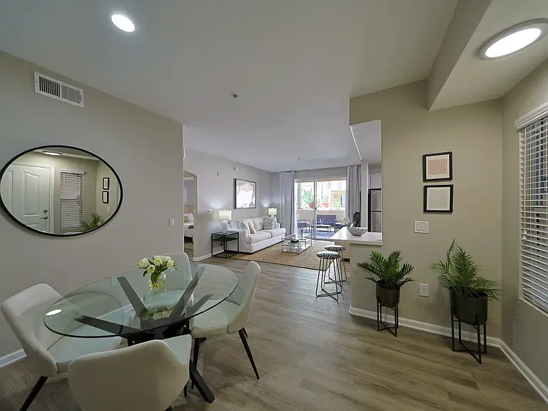 Allure at Camarillo — Photo 6