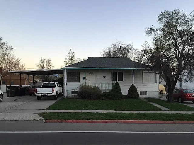 784 E 700 N — Photo 1
