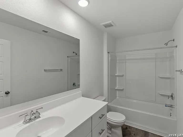 11746 Anselmo — Photo 11