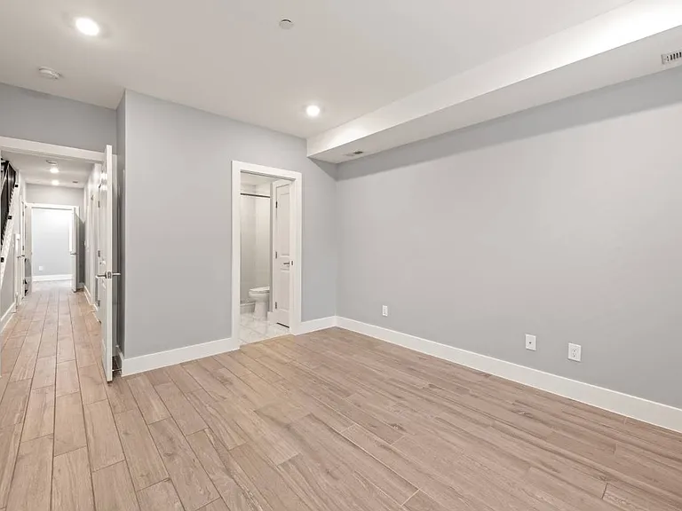 1609 Holbrook St NE #2 — Photo 19