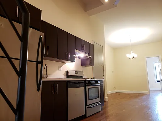 Rented by Signature Property Realty | media 25