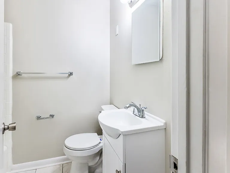 1089 Essex Pl — Photo 8