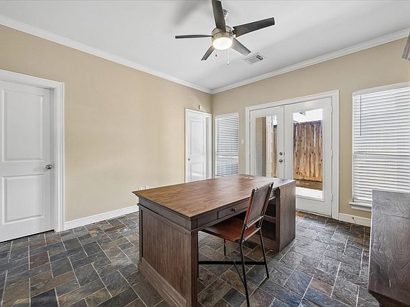 5th image of 627 Hartman St