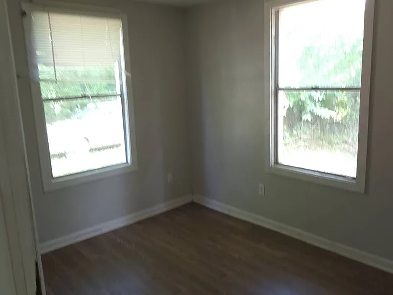 1717 Sora St — Photo 5
