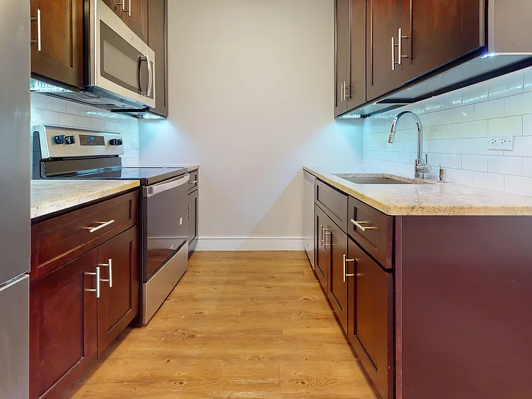 237 E 34th St #1404 — Photo 13