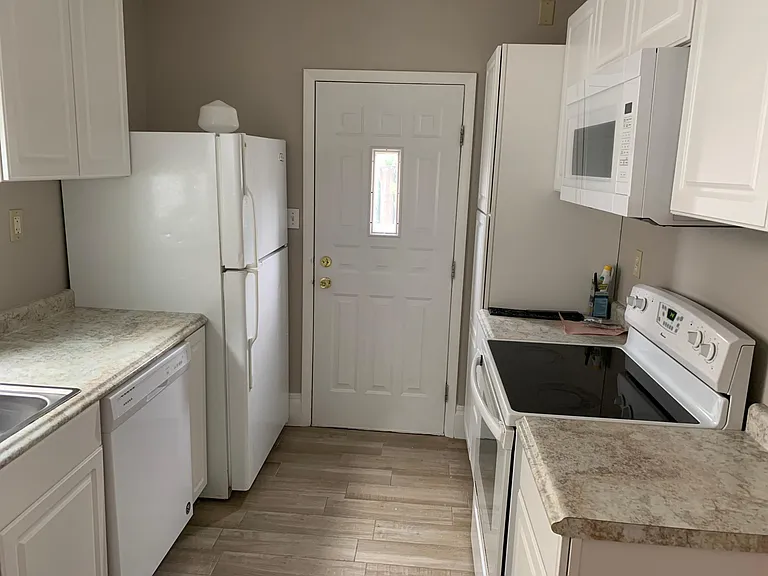 3515 Dewey Ave — Photo 7