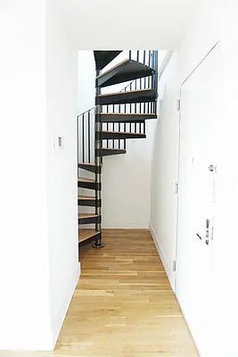 Rented by Mdrn Residential | media 62