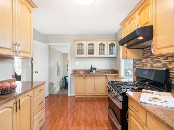 4435 6th Pl NE