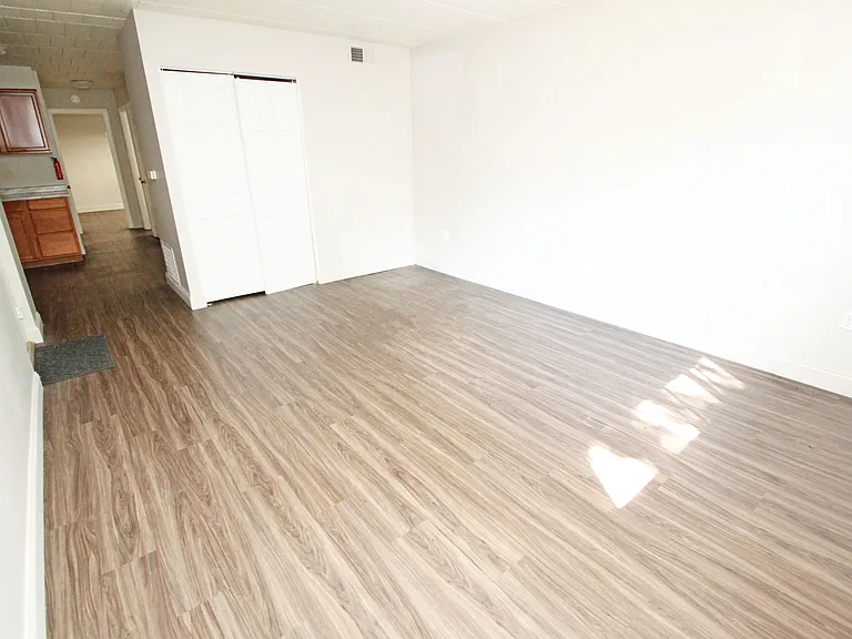 444 Orchard Ave — Photo 2