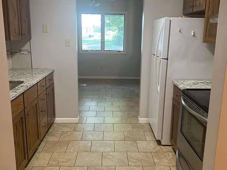 201 Maple St — Photo 4