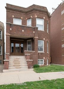 2212 W Addison St, Chicago, IL, 60618