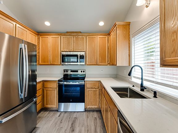 3rd image of 6084 Rombauer Rd