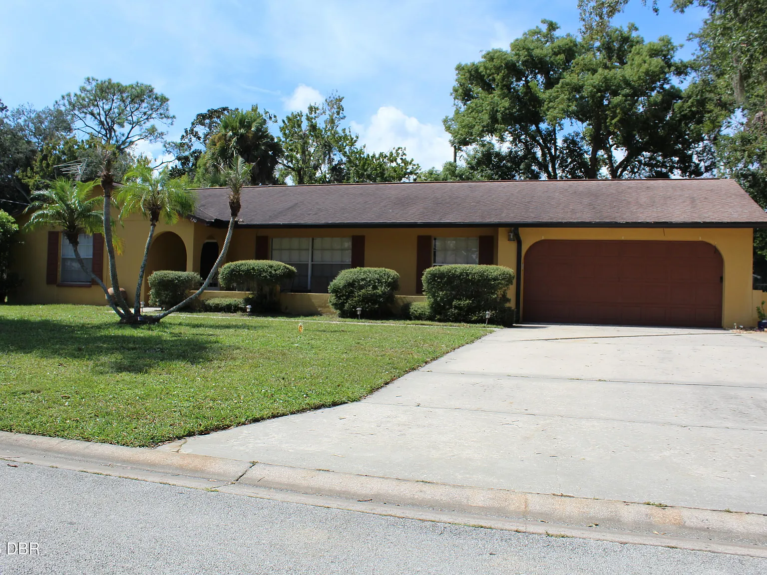 3 bed, 2.0 bath, 2295 sqft, $2,175 — Photo 1