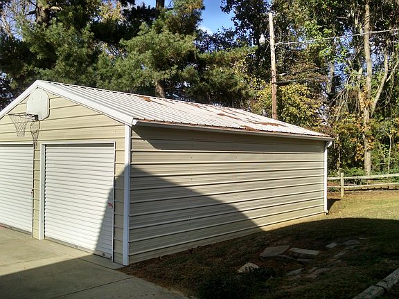 Detatched Garage