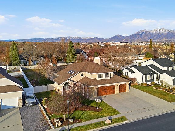 3rd image of 1182 W Country Ridge Dr
