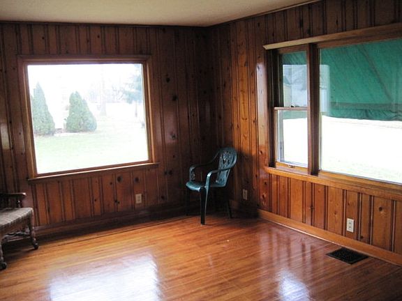 2nd image of 705 Perrysville Ave