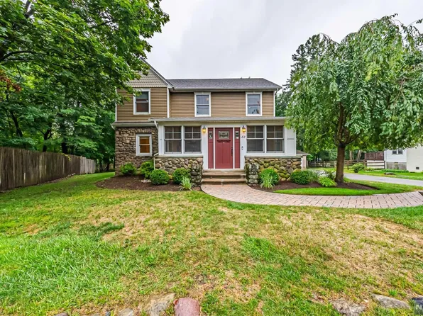 82 Airmount Ave, Ramsey, NJ 07446