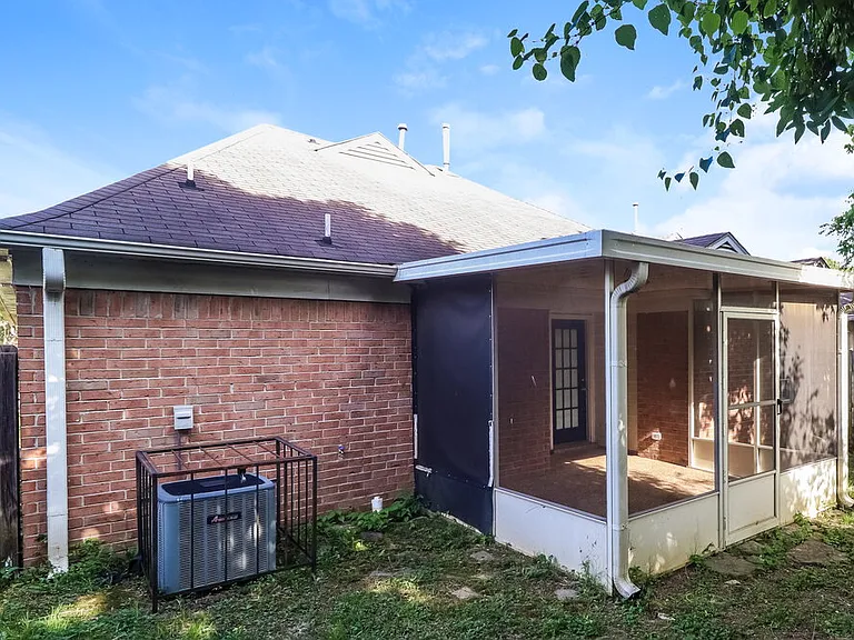 1067 Cross Meadow Rd — Photo 16