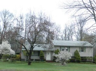 4 Windsor Rd, Monroe, CT 06468