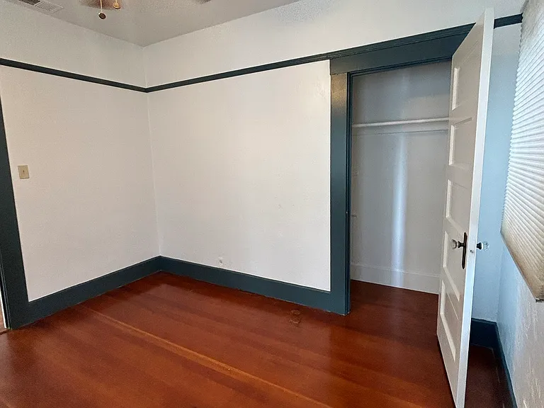 2220 Rosecrans St — Photo 17