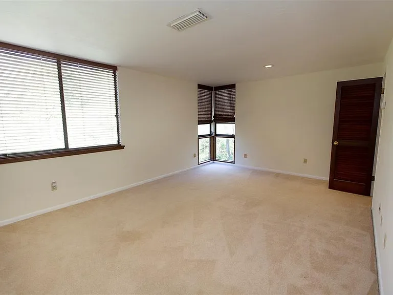 2032 NW 24th St — Photo 13