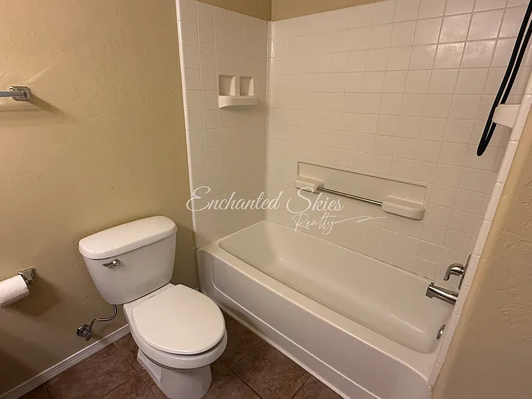 3051 Southern Blvd SE #B — Photo 16