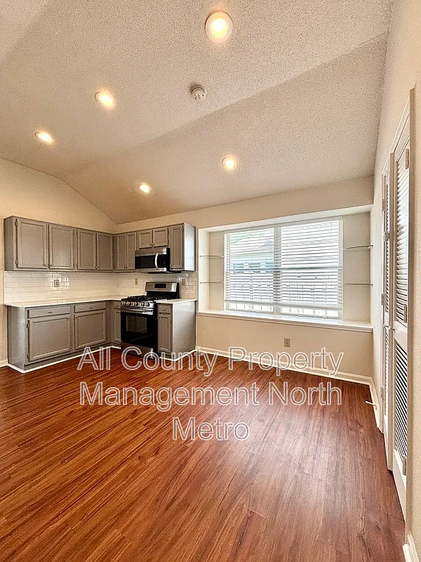 Timberlane — Photo 4