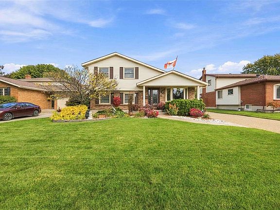 2nd image of 314 Oaklea Ct