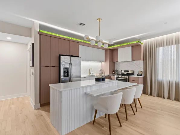 90 Bay Street Landing image 13 of 39