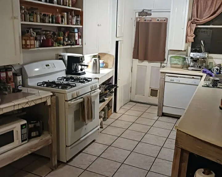 6008 Arosa St #6 — Photo 10