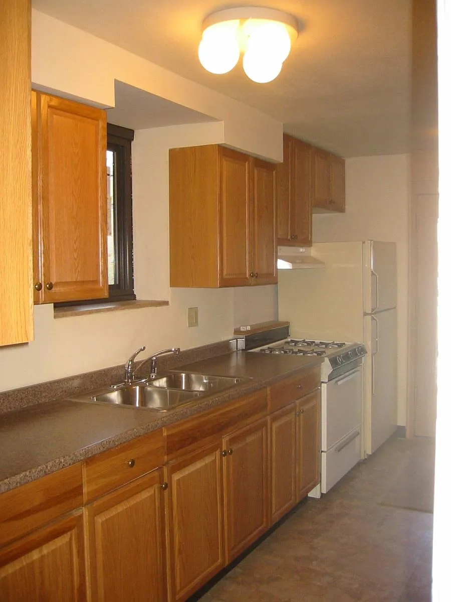 Building Photo - 2900 Voelkel Ave #103
