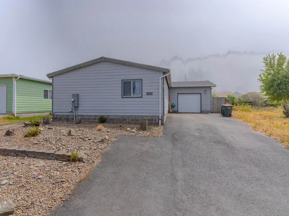 155 NW 57th St, Newport, OR 97365
