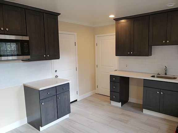 2nd image of 483 Cypress Ave