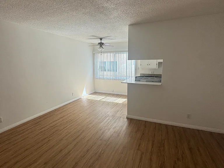 3945 Frances Ave #5 — Photo 3