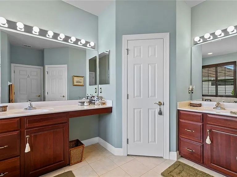 4924 Sedgewood Ln — Photo 29