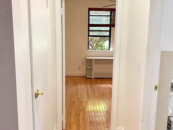 5th image of 11 Greenridge Ave APT 2b