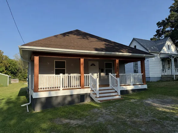 210 N East St, Du Quoin, IL 62832