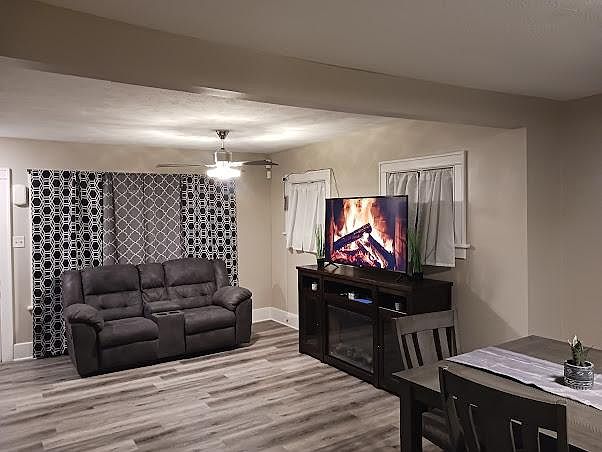 1st image of 1822 Stevens Ave #1